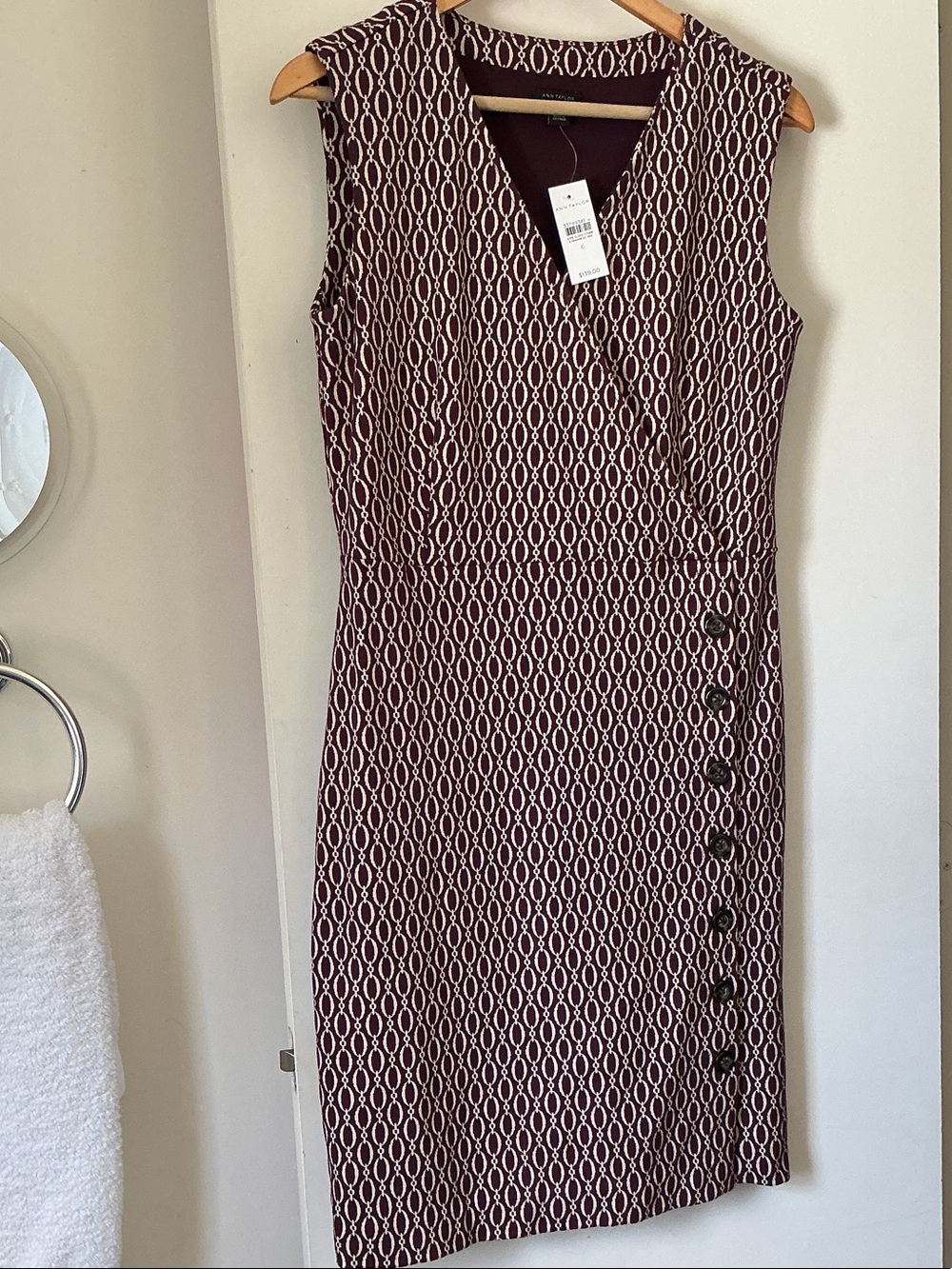 ANN TAYLOR Sleeveless Burgundy Printed Sheath Dress